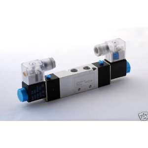  4/3 Double Solenoid Valve 110V AC Closed Center 1/4 NPT 