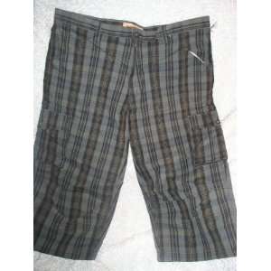  Webs Brand Mens Size 42 Capri Style Length Shorts 