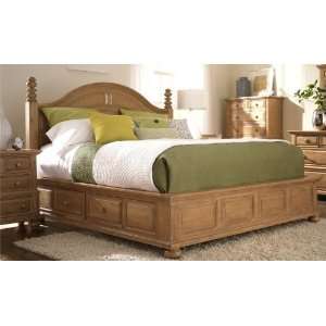  Broyhill Bryson Cal King High Low Poster Panel Bed   4933 