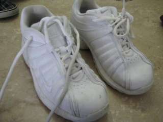 NIKE Solid White TENNIS SHOES Leather GYM CLASS 5.5 YW  