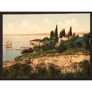  Pointe de Vigile (Punta San Vigilio), Lake Garda, Italy 