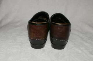 Dansko Dark Brown Leather Professional Clogs Womens 40 / 9.5 10  