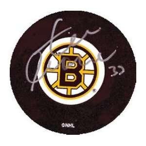 Zdeno Chara Autographed Hockey Puck   )