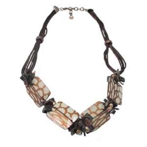  Wood Element Motifs and Faux Pearl Thread Necklace 