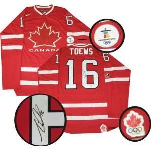  Jonathan Toews Autographed/Hand Signed Jersey Team Canada 