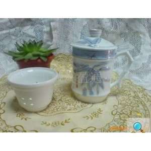 Large Asian Porcelain Tea Cup with Lid & Chinese Traditional Blue and 