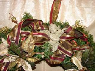 Vtg Nice Christmas Winter Wreath With Cherubs And Ribbons  