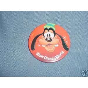  Walt Disney World Goofy Pinback Button 