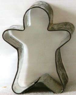 Vintage MINI METAL Cookie / Pastry Cutter GINGERBREAD BOY 2 x 1 ½ x 1 