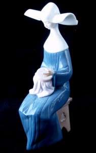 Lladro Seated Nun Figurine Time to Sew #5501 Perfect Condition   Blue 