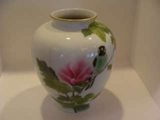 Beautiful FUKAGAWA Japanese Porcelain VASE Parakeet  