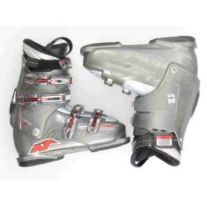   Gray Mens Ski Boots Size 9.5 Power Strap Wear