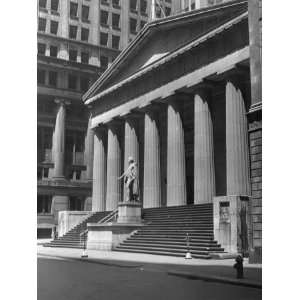  New York, Wall Street, Federal Building Photographic 